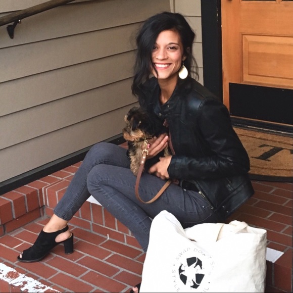 Meet your Posher, Natalie - Picture 3 of 3